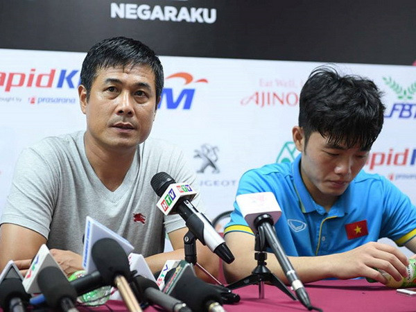 HLV Hữu Thắng: Văn Hậu tỏa sáng nhờ Công Phượng, Xuân Trường ảnh 1