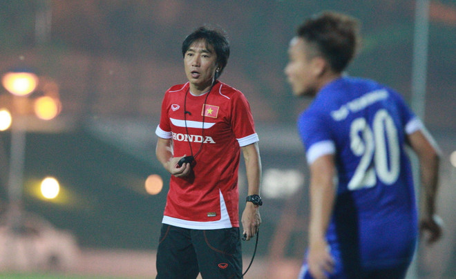 Tuyển Việt Nam tập đêm, Công Phượng lên tuyển chiều nay ảnh 1