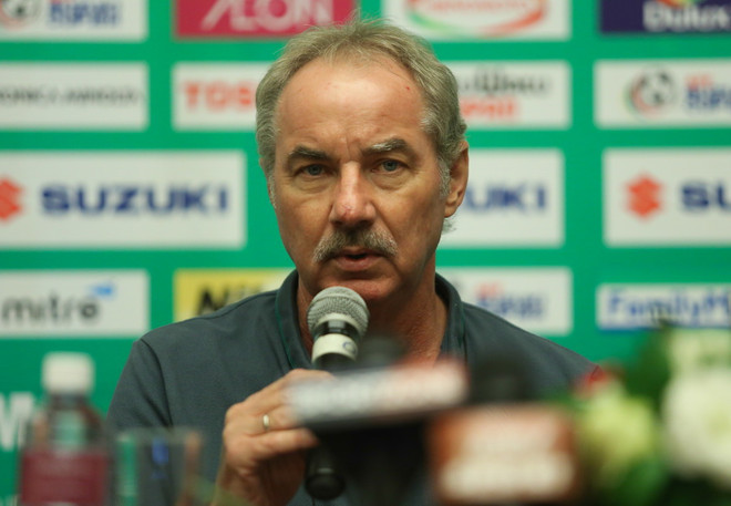 HLV Alfred Riedl: Chúng tôi không muốn tay trắng trở về Indonesia ảnh 1