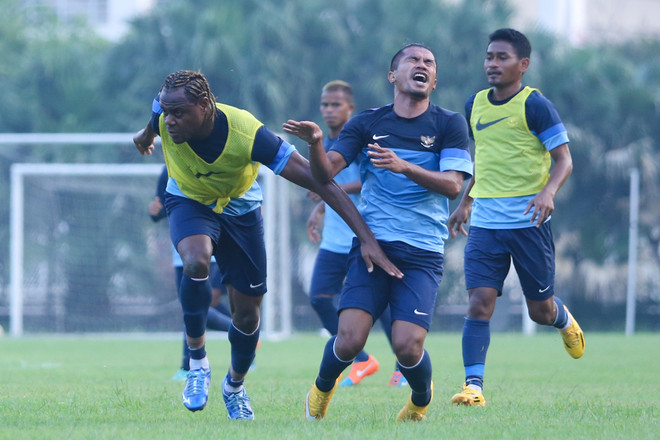 HLV Alfred Riedl ngại Công Vinh, đánh giá cao Văn Quyết ảnh 3