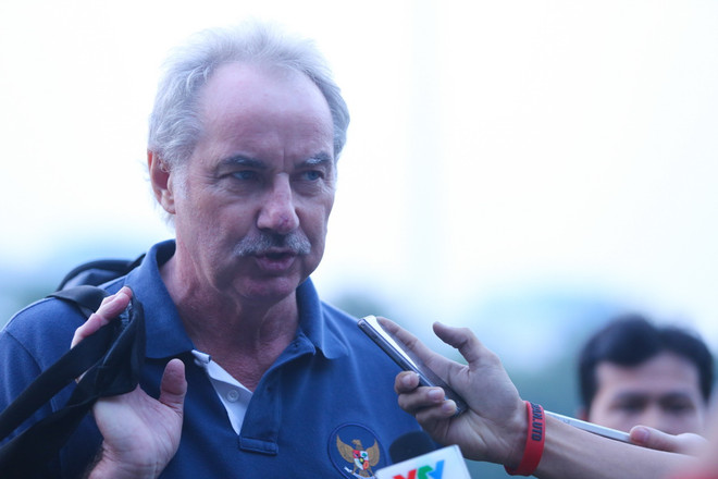 HLV Alfred Riedl ngại Công Vinh, đánh giá cao Văn Quyết ảnh 1