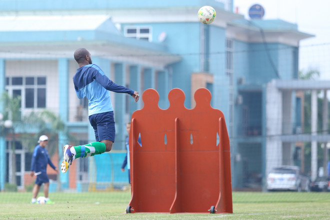 [Photo] Indonesia tập bóng bổng để “bắt nạt” Việt Nam ảnh 7