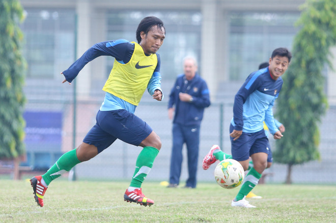 [Photo] Indonesia tập bóng bổng để “bắt nạt” Việt Nam ảnh 8