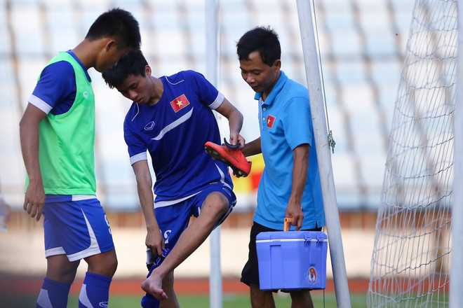 U19 Lào chơi thô bạo, Thanh Hậu dính chấn thương nặng ảnh 5