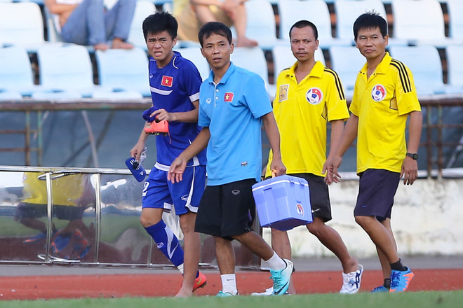 U19 Lào chơi thô bạo, Thanh Hậu dính chấn thương nặng ảnh 1