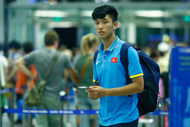 Diện bảnh bao, thày trò Hoàng Anh Tuấn lên đường sang Đức tập huấn ảnh 8