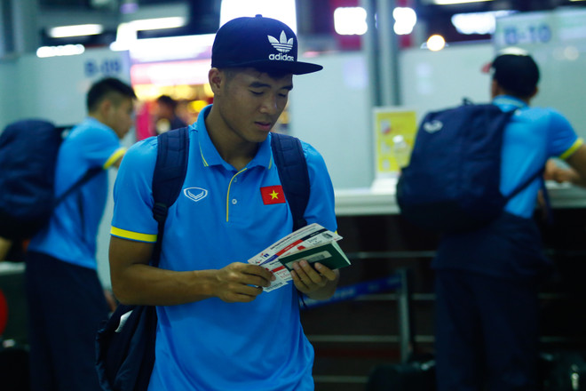 Diện bảnh bao, thày trò Hoàng Anh Tuấn lên đường sang Đức tập huấn ảnh 3