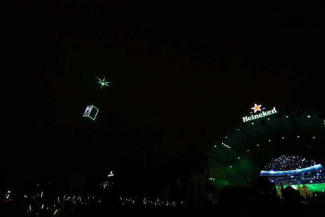 Hàng nghìn cổ động viên Thủ đô cuồng nhiệt với Clarence Seedorf ảnh 4