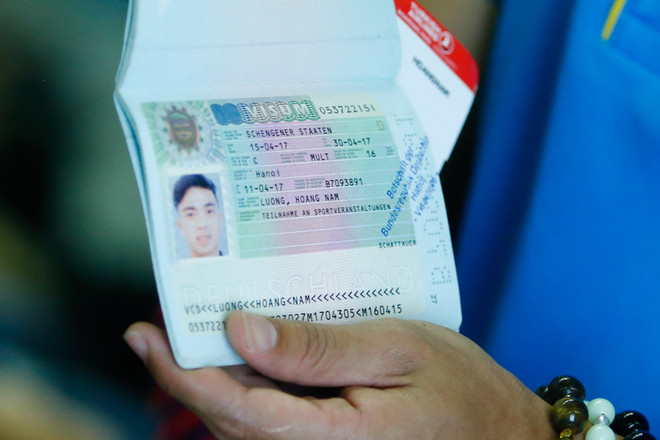 Diện bảnh bao, thày trò Hoàng Anh Tuấn lên đường sang Đức tập huấn ảnh 4