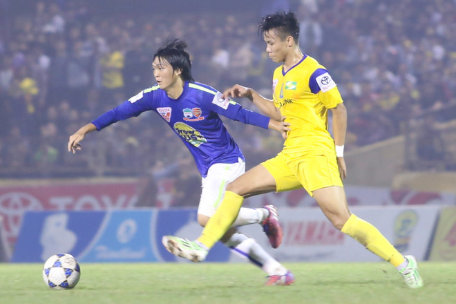 [Photo] Mạnh Hùng “bắt chết” Công Phượng, Ngọc Hải áp đảo Tuấn Anh ảnh 15