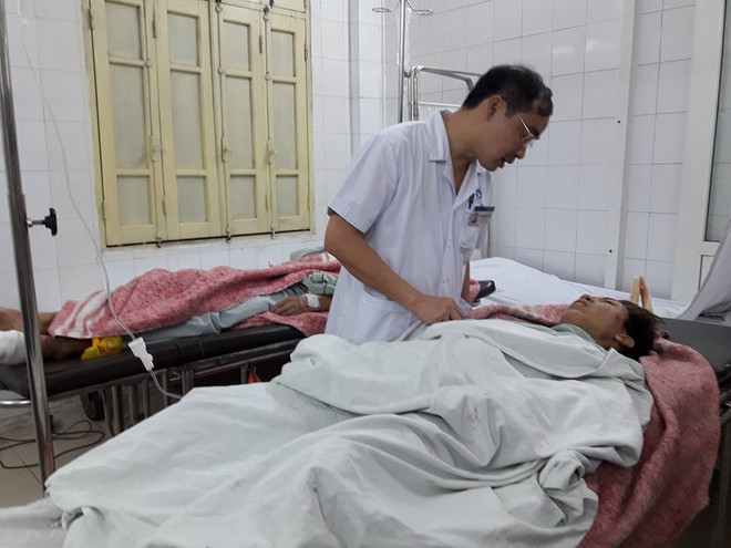 Một nạn nhân vụ sập nhà ở phố Cửa Bắc đang nguy kịch ảnh 2