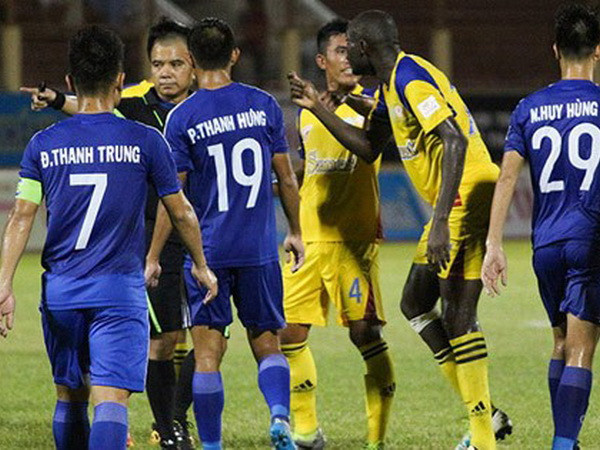 Trọng tài sai nhưng VPF không cho đá lại trận Khánh Hòa - Quảng Nam ảnh 1