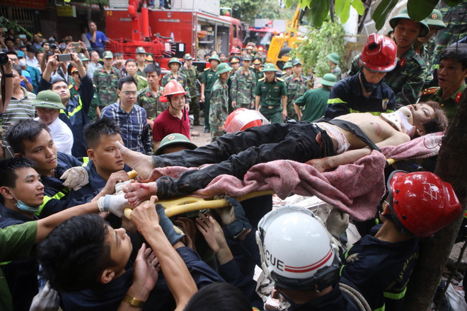 Hà Nội: Giải cứu thêm một nạn nhân trong vụ sập nhà ở Cửa Bắc ảnh 1