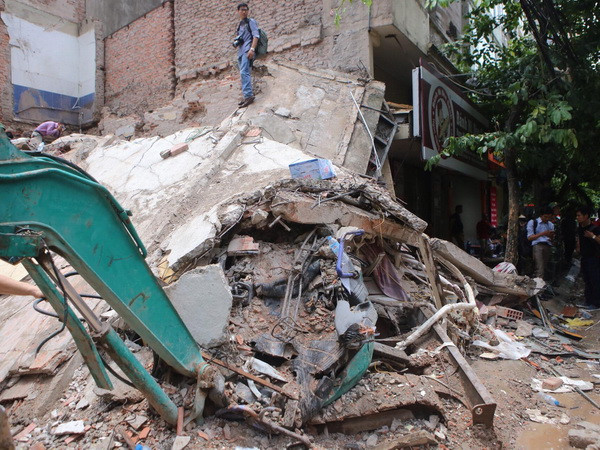 [Video] Toàn cảnh vụ sập nhà 3 tầng ở phố Cửa Bắc ảnh 1