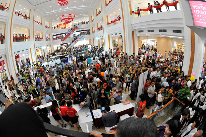 Warburg Pincus đầu tư thêm 100 triệu USD vào Vincom Retail ảnh 2