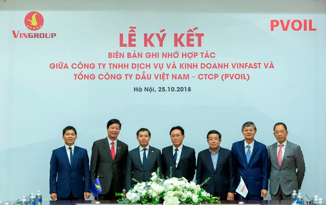 Vinfast và PV Oil hợp tác triển khai trạm sạc và thuê pin cho xe điện ảnh 1