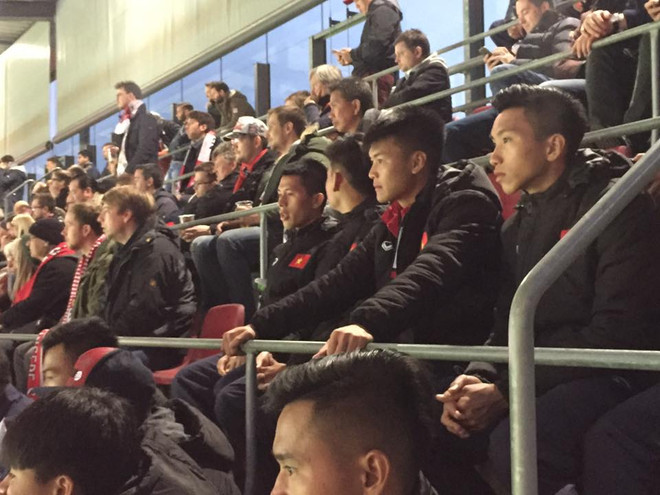 [Photo] U20 Việt Nam mê mẩn không khí bóng đá tại Đức ảnh 6