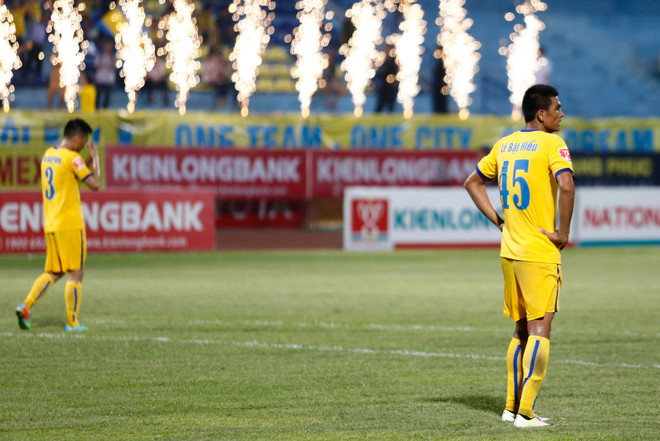 [Photo] Văn Quyết lập chiến công, Hà Nội T&T vượt qua Thanh Hóa ảnh 8