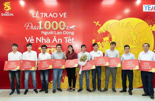 Trao 1000 vé máy bay “Về nhà ăn Tết” cho người lao động giỏi, sáng tạo ảnh 1