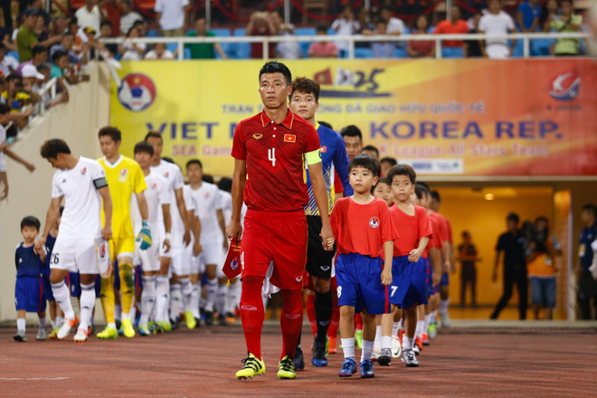 Công Phượng "bó tay kêu trời" vì Đức Chinh liên tiếp bỏ lỡ cơ hội ảnh 1