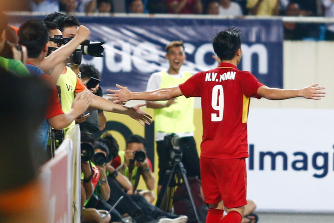 Công Phượng "bó tay kêu trời" vì Đức Chinh liên tiếp bỏ lỡ cơ hội ảnh 7