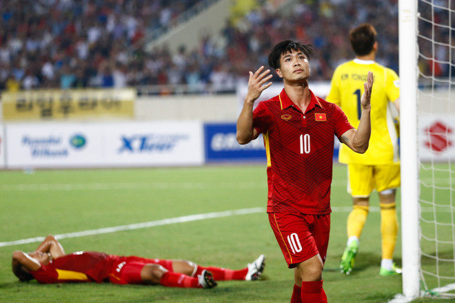 Công Phượng "bó tay kêu trời" vì Đức Chinh liên tiếp bỏ lỡ cơ hội ảnh 4