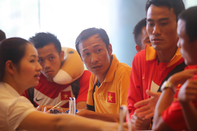 Tuyển Việt Nam: Trở về Hà Nội, hướng tới AFF Suzuki Cup 2014 ảnh 6