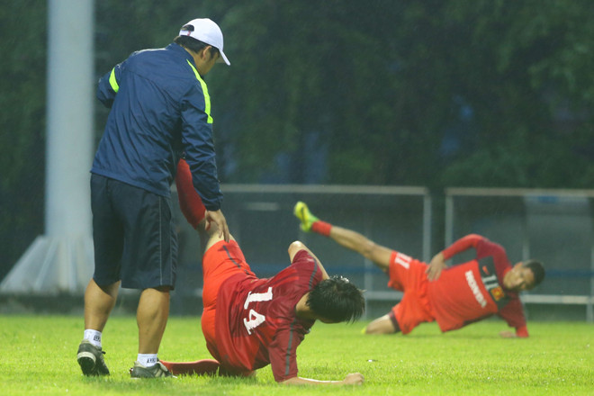 [Photo] Tuyển Việt Nam kiệt sức trong cơn mưa Mỹ Đình ảnh 11