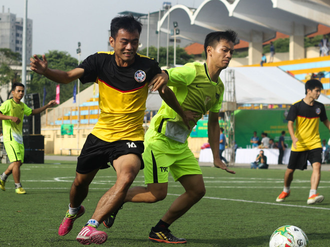 Á quân X-Factor xuất hiện trong ngày hội cúp vàng AFF Suzuki Cup 2014 ảnh 4