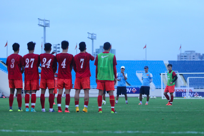 [Photo] Tuyển Việt Nam rèn dứt điểm, chờ quyết đấu Palestine ảnh 5