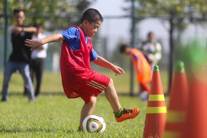 [Photo] Tưng bừng ngày hội bóng đá trẻ ở Bình Dương ảnh 1