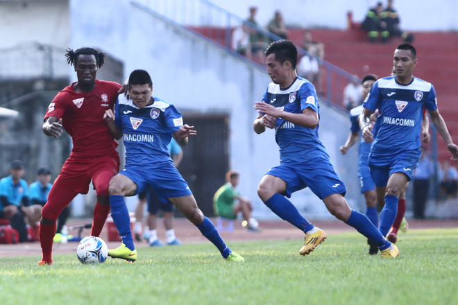 [Photo] Hàng thủ Than Quảng Ninh vỡ vụn trước hai “Tây” Hải Phòng ảnh 5