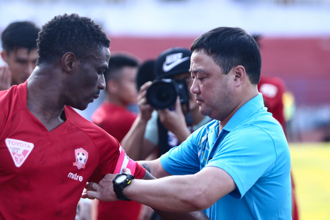 [Photo] Hàng thủ Than Quảng Ninh vỡ vụn trước hai “Tây” Hải Phòng ảnh 3