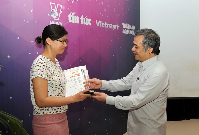 [Photo] Những hình ảnh tại lễ trao giải báo chí TTXVN năm 2015 ảnh 4