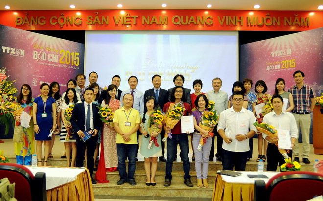 [Photo] Những hình ảnh tại lễ trao giải báo chí TTXVN năm 2015 ảnh 13