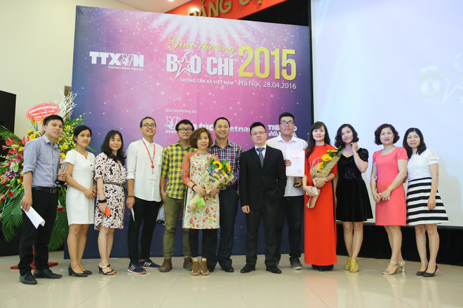 [Photo] Những hình ảnh tại lễ trao giải báo chí TTXVN năm 2015 ảnh 12