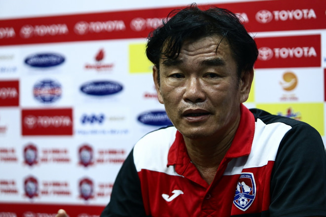 Huấn luyện viên Phan Thanh Hùng sốc vì “Tây” của Hải Phòng quá khỏe ảnh 1