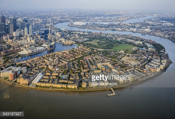 Khoảng cách giàu nghèo ở Anh sẽ gia tăng nếu nước này rời EU ảnh 1