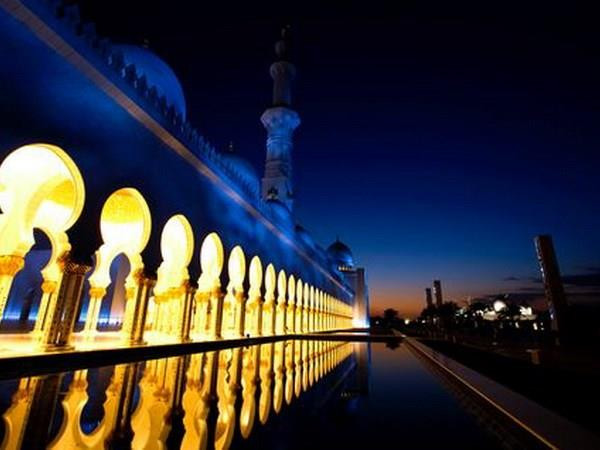 Còn nhiều lỗ hổng về pháp lý trong hệ thống tài chính Hồi giáo ảnh 1