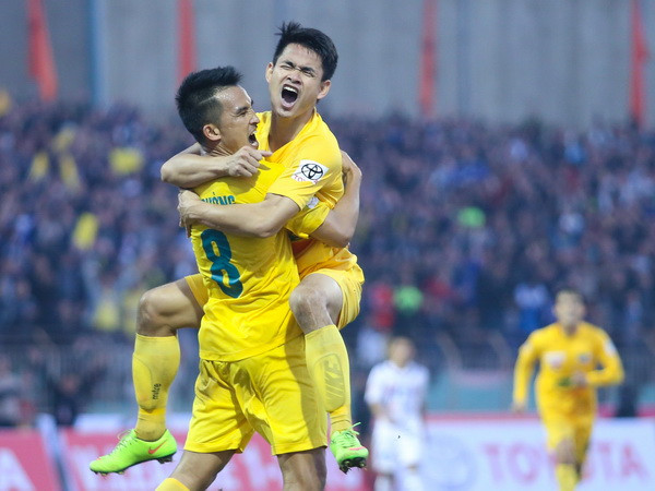 [Video] Siêu phẩm volley của Đình Tùng nhấn chìm Hoàng Anh Gia Lai ảnh 1