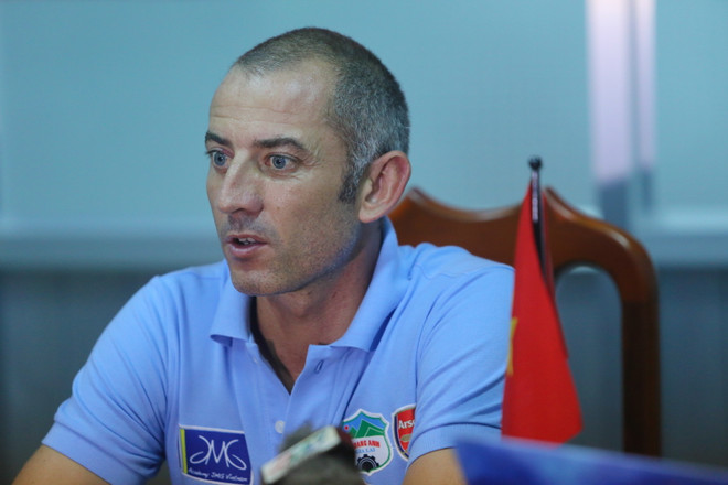 HLV Graechen: Hoàng Anh Gia Lai thua không phải lỗi của Công Phượng ảnh 1