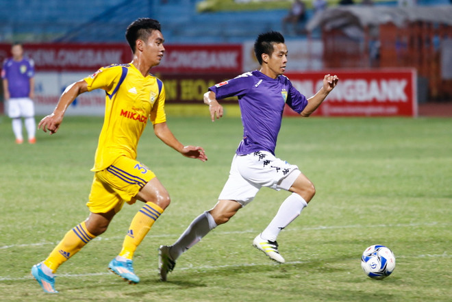 Cầu thủ trẻ Hà Nội T&T rất cần những Văn Quyết, Thành Lương ảnh 1