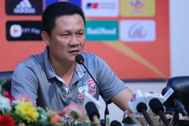 HLV Quốc Tuấn so thuyền trưởng U21 Việt Nam với bó rau 500 đồng ảnh 1