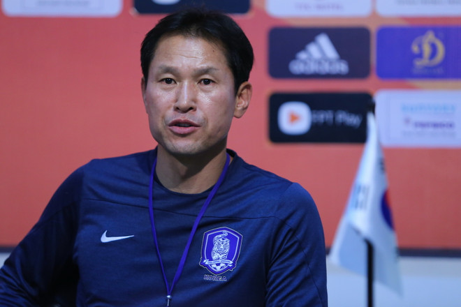 HLV U19 Hàn Quốc khen Công Phượng và đồng đội chơi giống Thái Lan ảnh 1