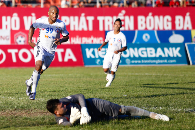 [Photo] Lạch Tray thất thủ, đội đầu bảng Hải Phòng đại bại ảnh 8
