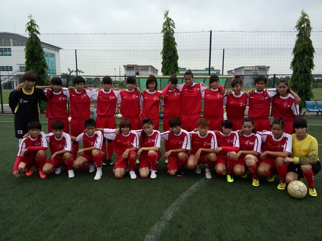 Bài 3: Đội bóng đá nữ chỉ thích ăn cơm nếp và cá rán giòn ảnh 1