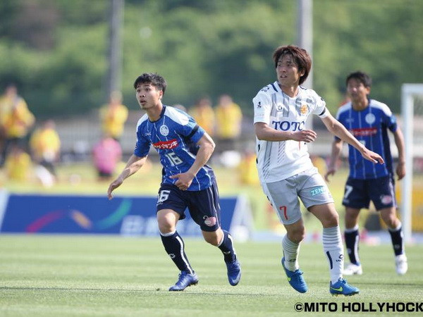 Công Phượng vào sân 10 phút, Mito Hollyhock thảm bại ảnh 1