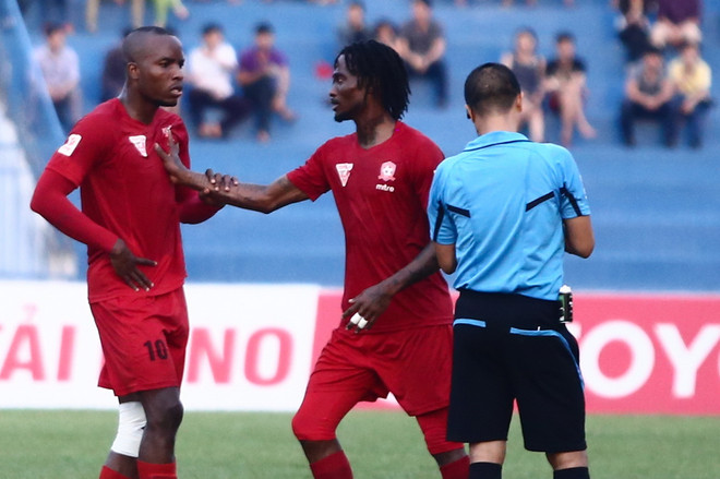 V-League trước vòng 17: Còn ai sẽ là nạn nhân của những vị Vua áo đen? ảnh 2