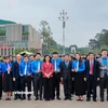 Đoàn thanh niên Chính phủ vào viếng Lăng Chủ tịch Hồ Chí Minh. (Nguồn: Vietnam+)