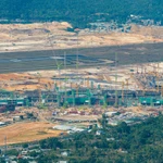 Nhà ga hành khách T2 và đường cất hạ cánh số 2 tại Sân bay Phú Quốc. (Ảnh: PV/Vietnam+)